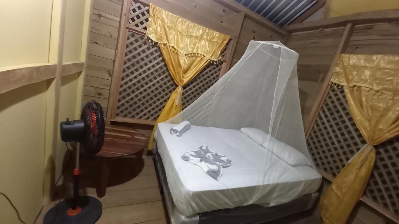 Casa Manati Hotel Livingston Bagian luar foto