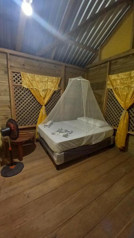 Casa Manati Hotel Livingston Bagian luar foto