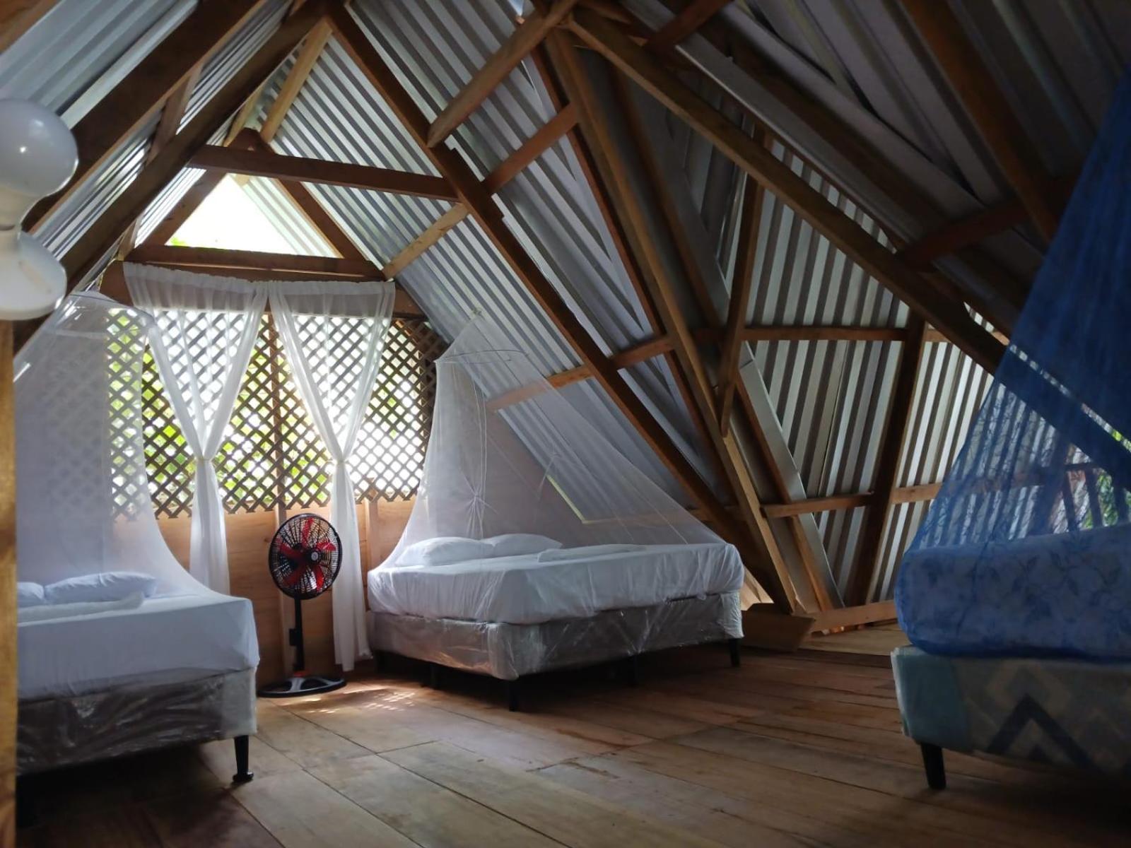 Casa Manati Hotel Livingston Bagian luar foto