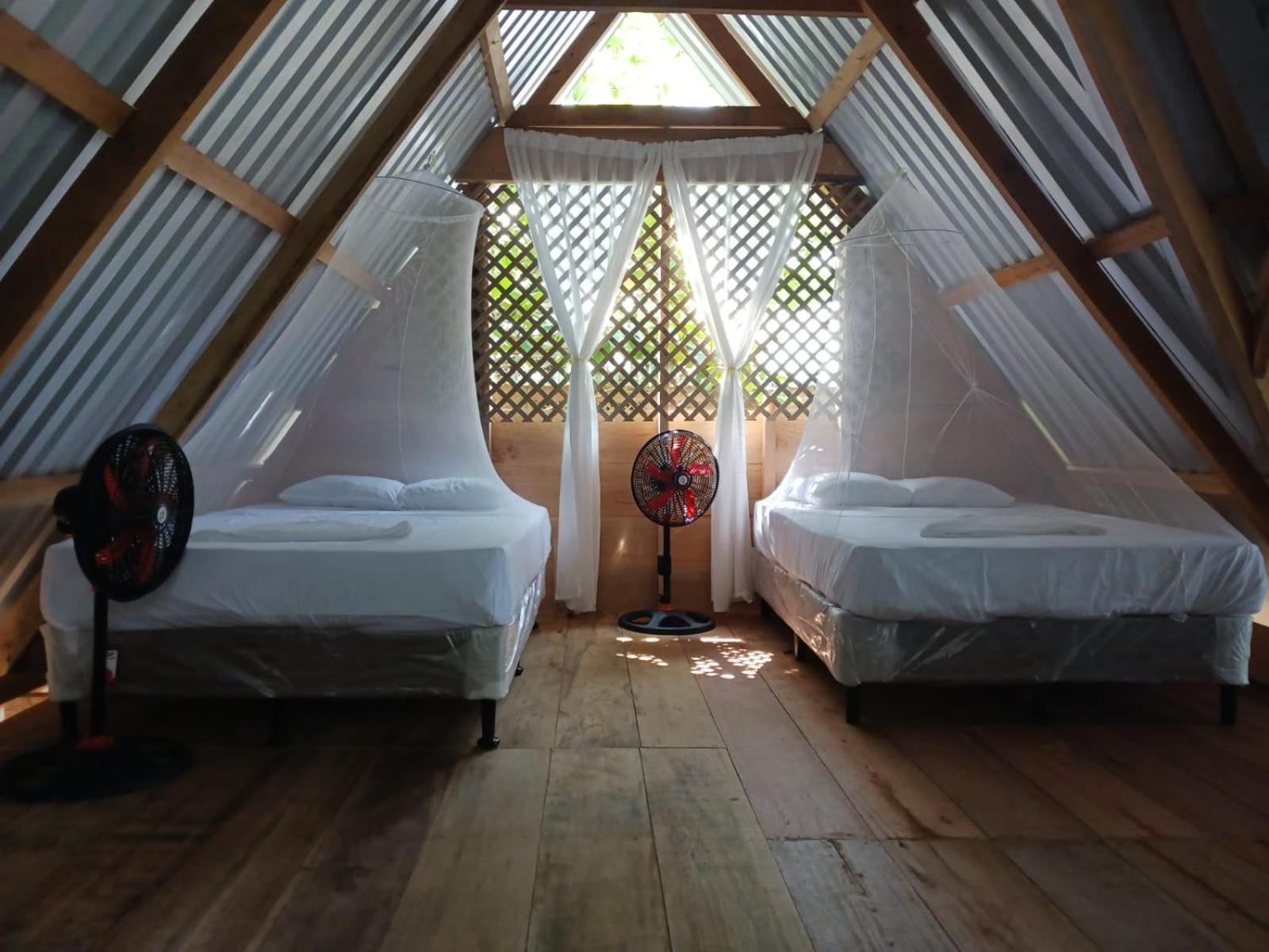 Casa Manati Hotel Livingston Bagian luar foto